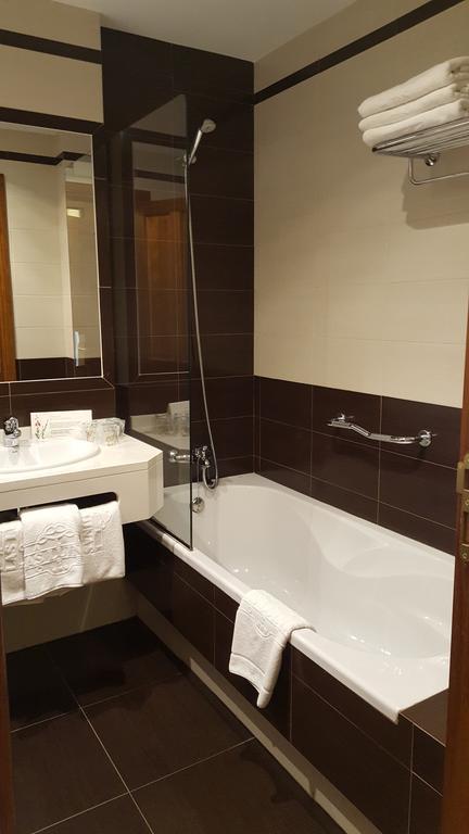 Hotel Valle Las Luinas 소토데루이나 외부 사진